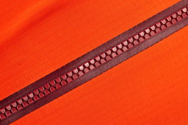 Spor ceketindeki renk fermuarını kapat, makro çekim