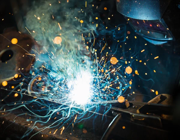 Trabalho de soldadura . — Fotografia de Stock