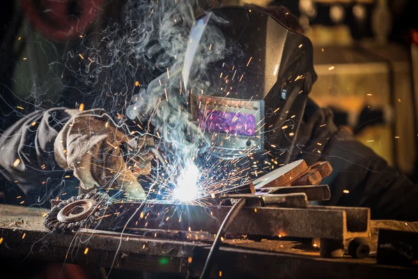 Trabalho de soldadura . — Fotografia de Stock