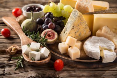 çeşitli peynir türleri