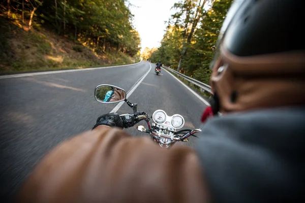 Fechar de uma motocicleta de alta potência — Fotografia de Stock