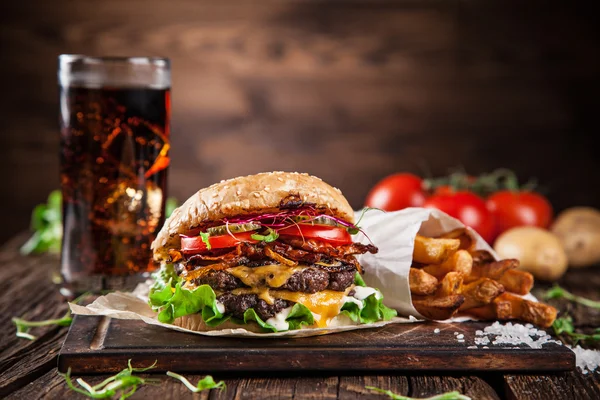 Detailní záběr domácích hamburgerů — Stock fotografie