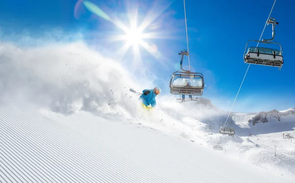Ski alpin skieur — Photo