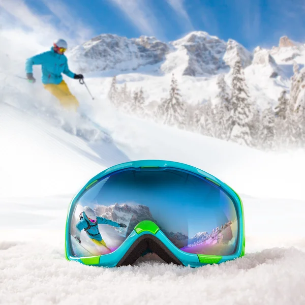 Pestré lyžařské brýle — Stock fotografie