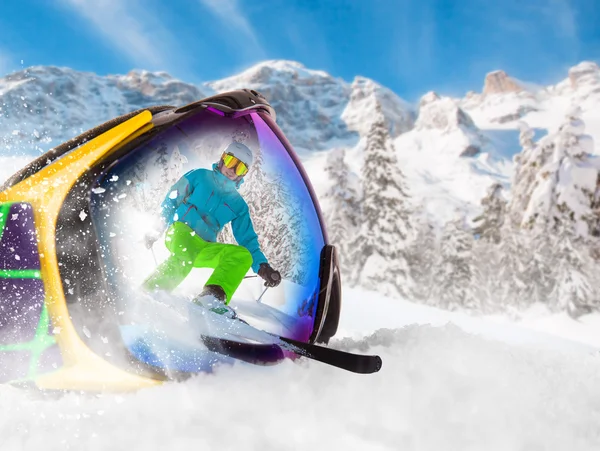 Красочные лыжные очки — стоковое фото