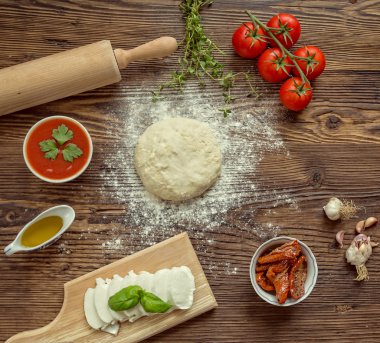 İtalyan pizza hazırlık.