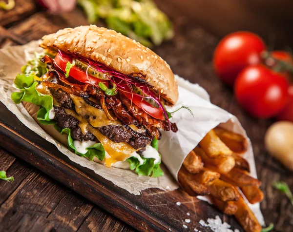 Primer plano de hamburguesas caseras — Foto de Stock