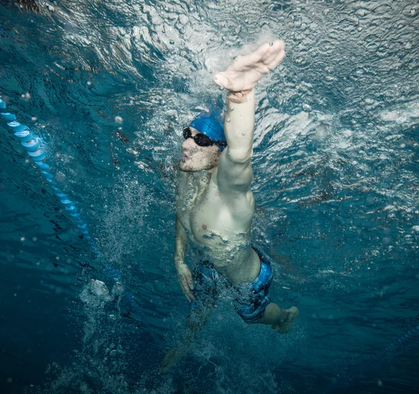 Swimmer at the swimming pool. — Stock Photo, Image