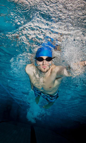 Swimmer at the swimming pool. — Stock Photo, Image