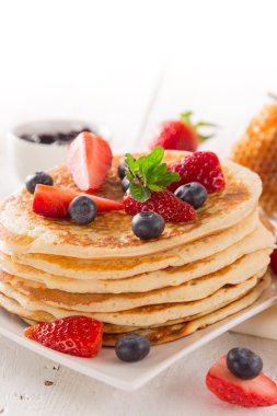 Taze dutlu krep yığını.