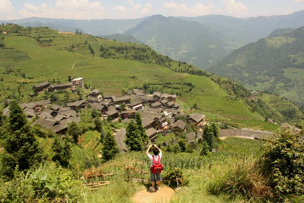 Tourist in China, Rice Paddy Terraces, Pinjan — Stock Photo, Image