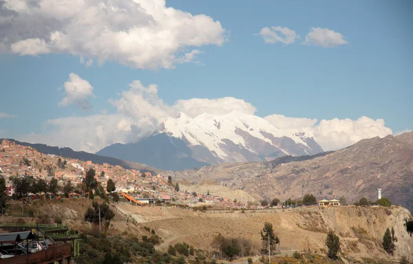 La Paz and Illimani mountain peak in Bolivia — Stock Photo, Image