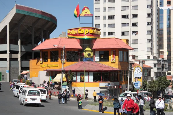 ボリビアの Pollos コパカバーナのレストラン — ストック写真