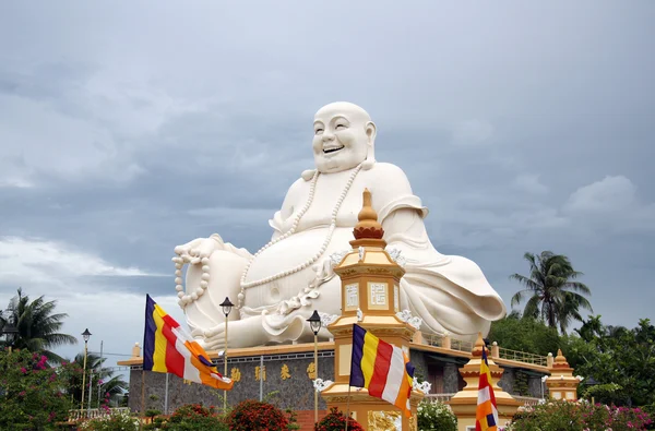 Vietnam'da bir Budist tapınağında Buda heykeli — Stok fotoğraf