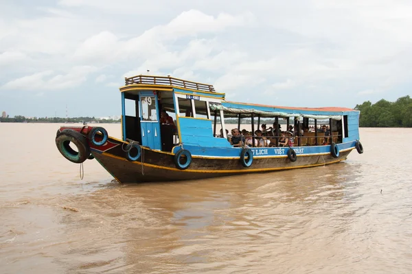 Barco turístico tradicional, Delta del Mekong — Foto de Stock