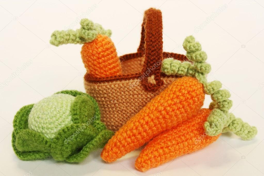 Knitted Vegetables: cabbage and carrots