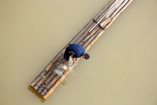 Pescatore in Vietnam — Foto Stock