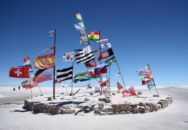 Salar de Uyuni tuz çöle Bayraklarda