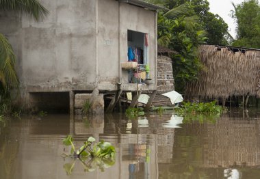 Mekong Nehri, ahşap Stilts zavallı ev