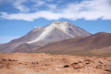 Ollague volkan Bolivya Atacama Çölü'nde