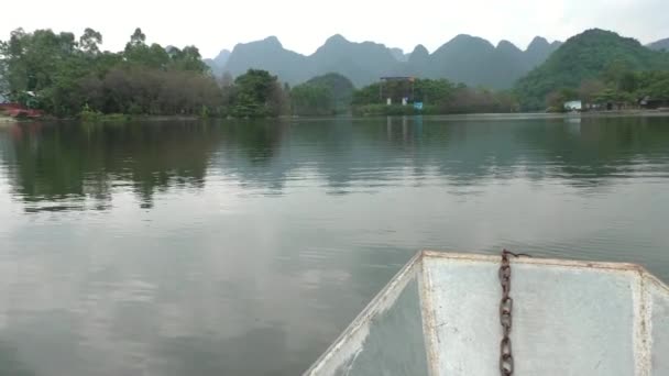 Лодка на реке Перфуме, Вьетнам — стоковое видео