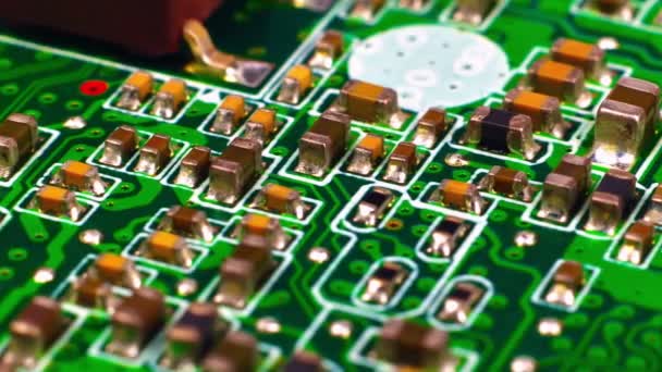 Placa de circuito com microchips — Vídeo de Stock
