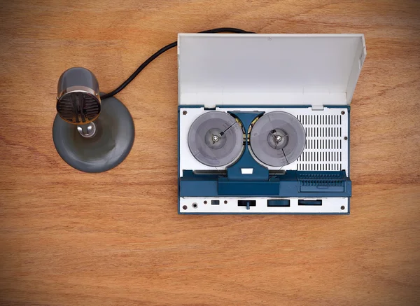 Reel taperecorder en microfoon — Stockfoto