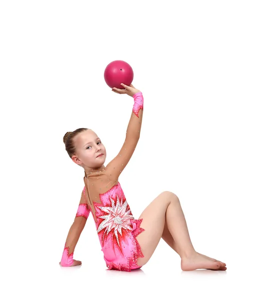 Дівчина гімнастка робить гімнастику — стокове фото