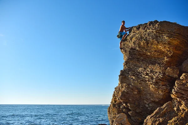 Male rock climber — Stock Photo, Image