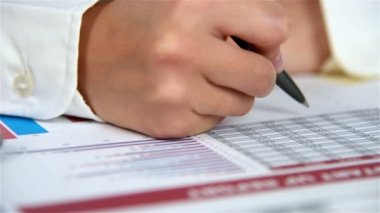 El Çek raporu başlatın. Ağır çekim etkisi