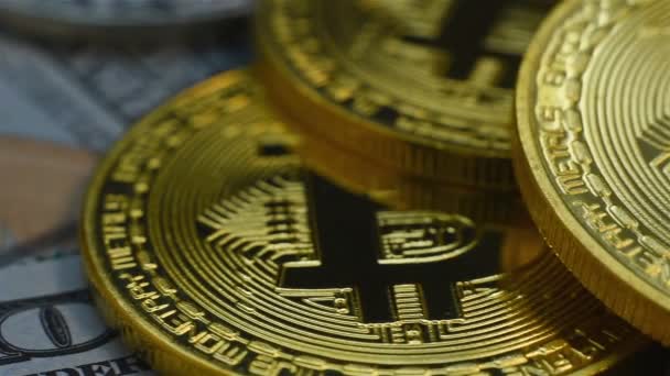 Gros Plan Argent Bitcoin Argent Des Factures Dollars Monnaie Virtuelle — Video