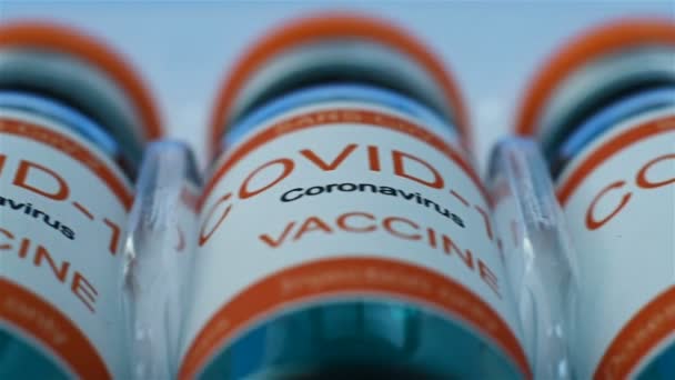 Coronavirus Vaccine Flyttar Till Förpackningen Farmaceutisk Produktionslinje Coronavirus Vaccin Övergår — Stockvideo