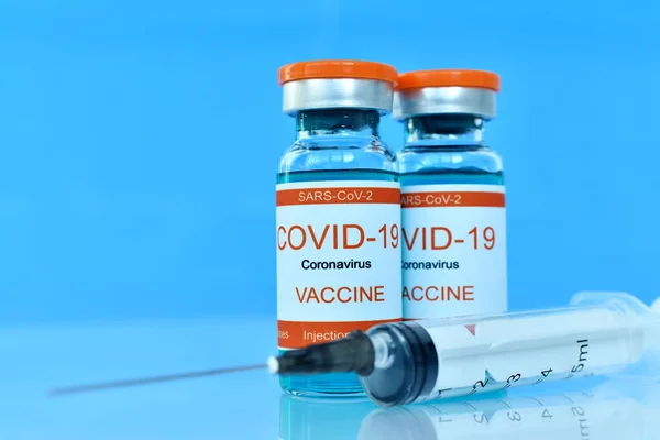 Sommige Ampullen Met Covid Vaccin Injectiespuit Medicijn Corona Virus Infectie — Stockfoto