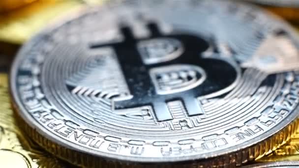 Crypto Valuta Monete Oro Argento Con Simbolo Bitcoin Soldi Virtuali — Video Stock