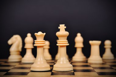Beyaz satranç Kral ve Kraliçe