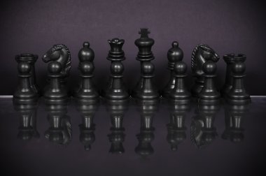 Siyah satranç taşları