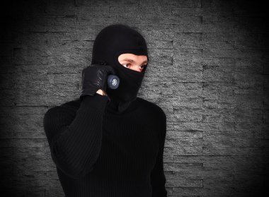 soyguncu el feneri ile