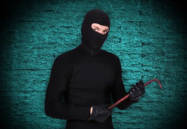 Soyguncu ile tırnak çektirme