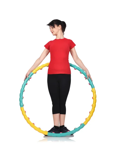 Mujer sosteniendo hula hoop —  Fotos de Stock