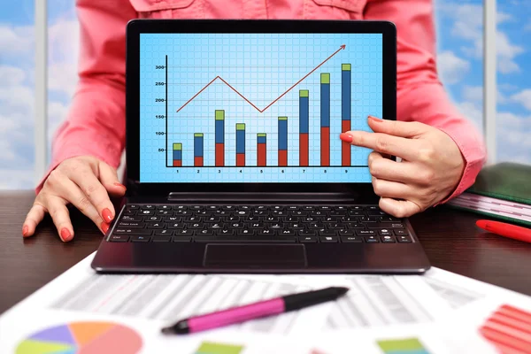 Laptop with forex chart — Stock Photo, Image