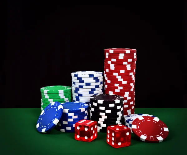 Montones de fichas de poker —  Fotos de Stock