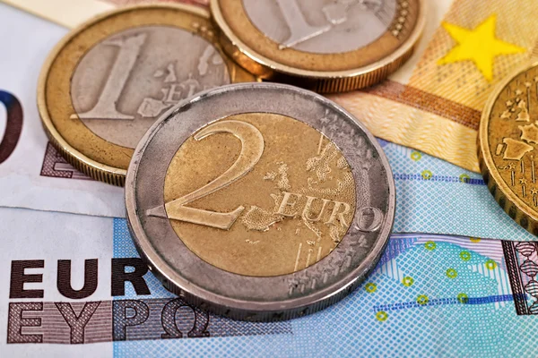 Euro-Banknoten und -Münzen — Stockfoto