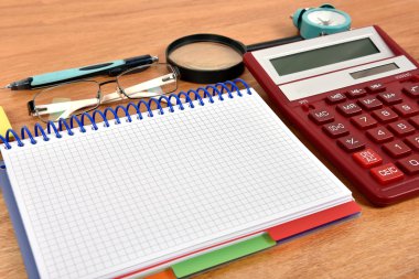 defter ve hesap makinesi