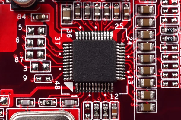 Circuito stampato con microchip — Foto Stock