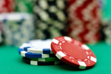 Poker çip yığınları renk