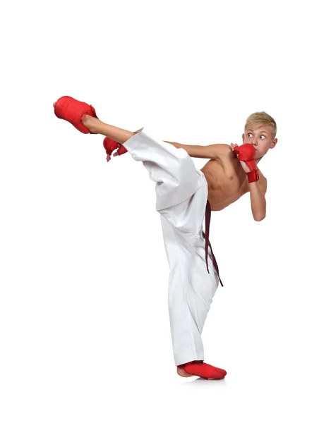 Ragazzo formazione karate — Foto Stock