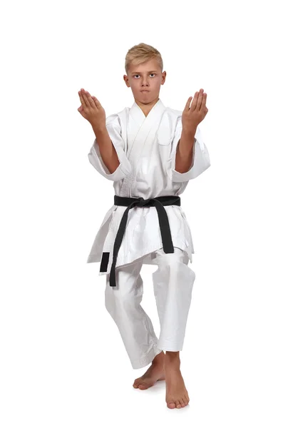 Junge trainiert Karate i — Stockfoto