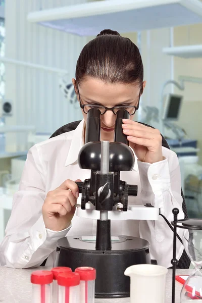 Young female scientist — Stock Photo, Image