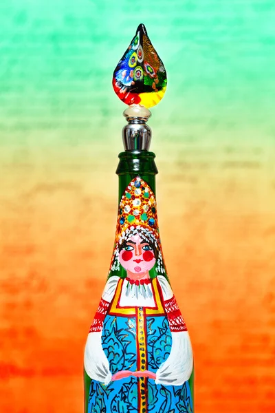 Belleza popular rusa, pintada en la botella. patrón artístico en la botella, pintado a mano, hecho a mano —  Fotos de Stock