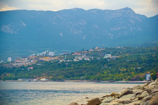 Weergave van de gursuf van de stad op de Krim, de Zwarte Zee. — Stockfoto